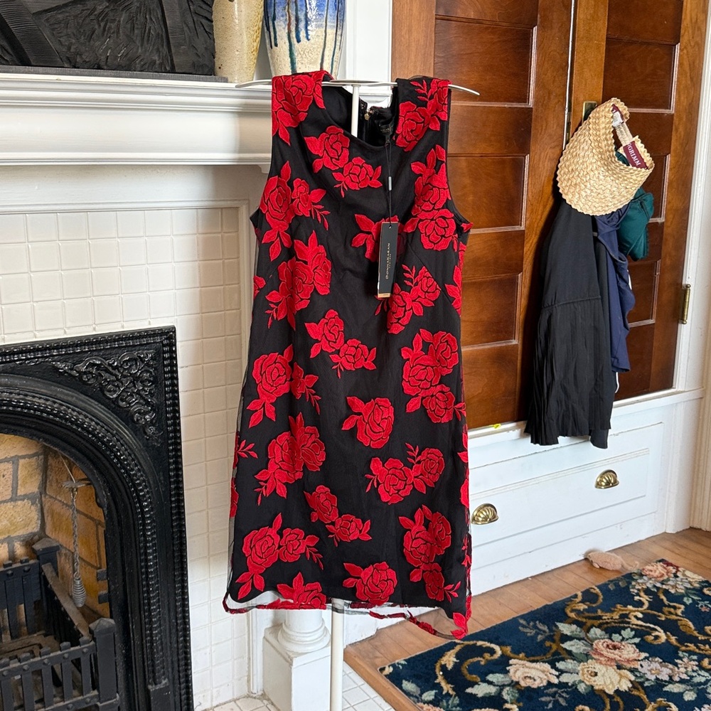 Donna Karan Black and Red‎ Floral  Dress- NWT. Retail 158 - Picture 2 of 8